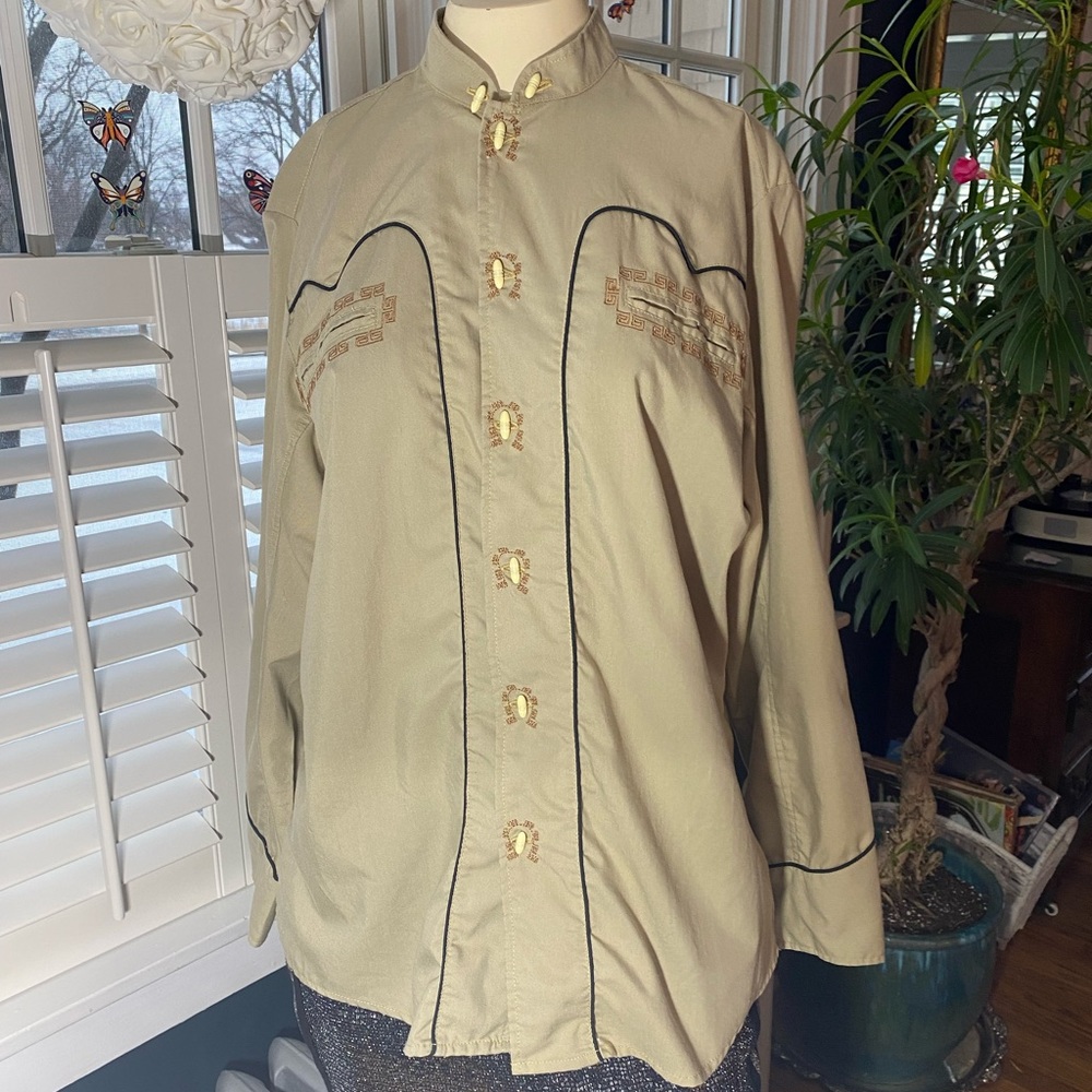 Vintage mens Rangers khaki shirt size large with unique buttons